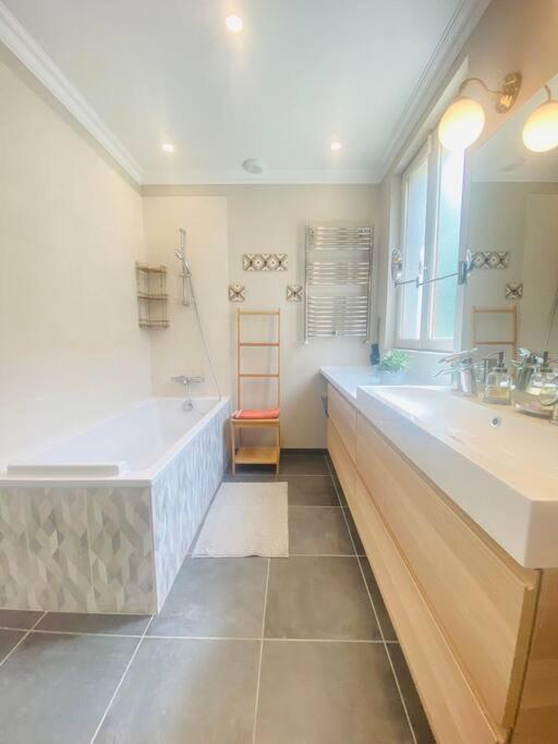 Cocon Familial Apartment Laon Ngoại thất bức ảnh